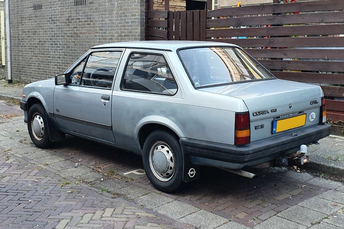 In het wild - Opel Corsa 1986