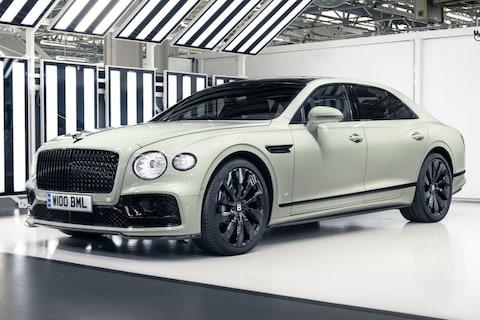 Bentley spuit 90 jaar oude lak op nieuwe auto's