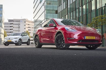 Volvo XC40 vs. Tesla Model Y