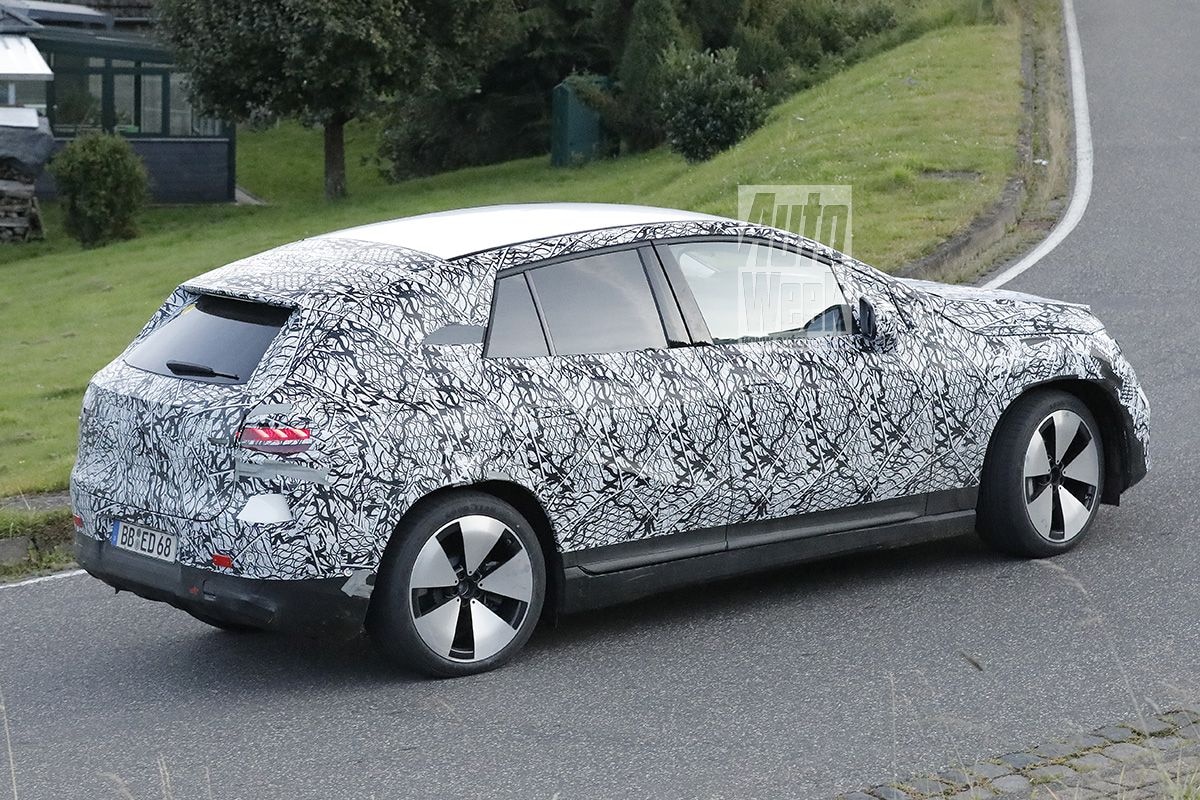 Spyshots Mercedes-Benz EQE SUV