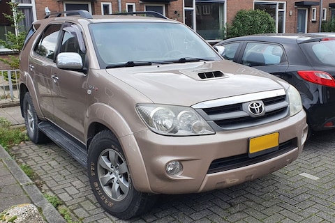 Toyota Fortuner – In het Wild