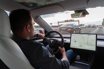 Tesla Model 3 Standard Range Plus snelweg rijden duitsland