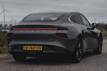 Xpeng P7