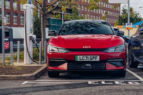 Laadpaal bij elke nieuwe woning Verenigd Koninkrijk