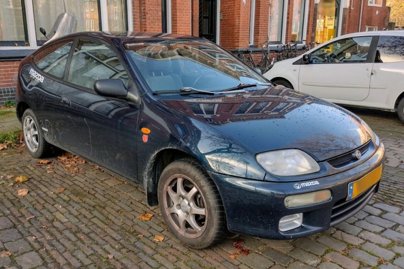 Mazda 323C