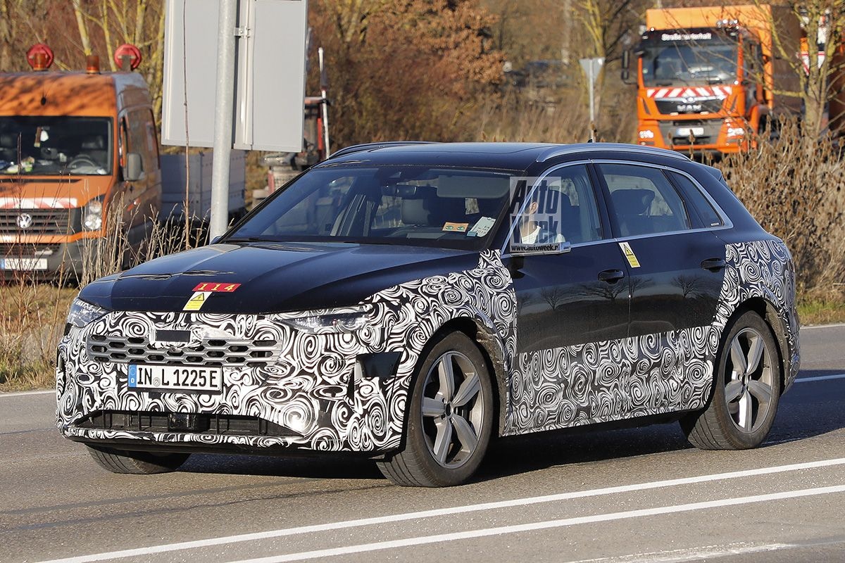 Spyshots Audi E-tron facelift