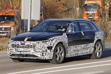 Spyshots Audi E-tron facelift