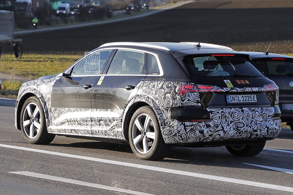 Spyshots Audi E-tron