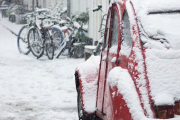 2cv winter sneeuw amsterdam