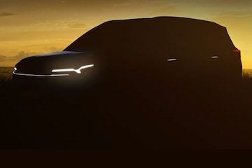 Kia Carens teaser