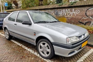 Renault 19 In het Wild