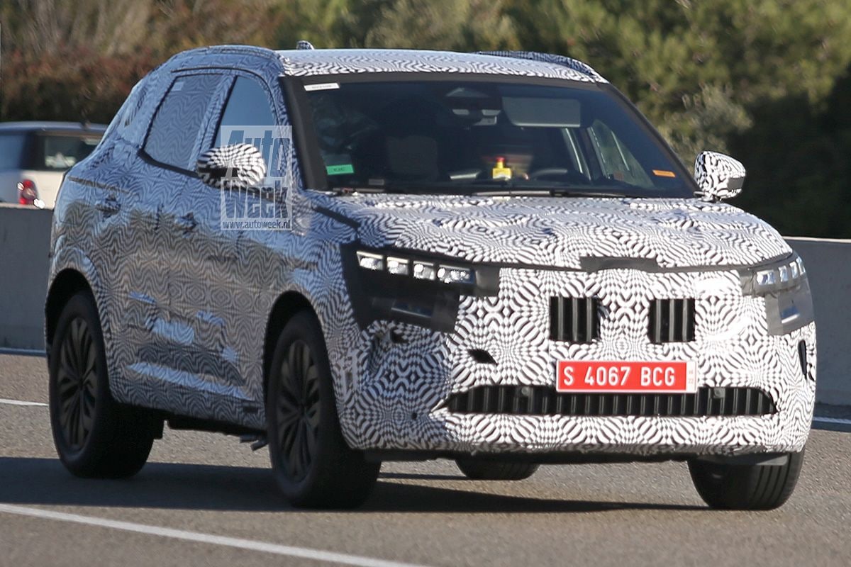 Renault Austral spyshots