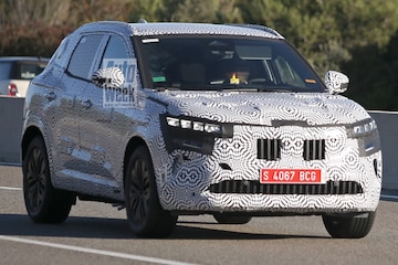 Renault Austral spyshots