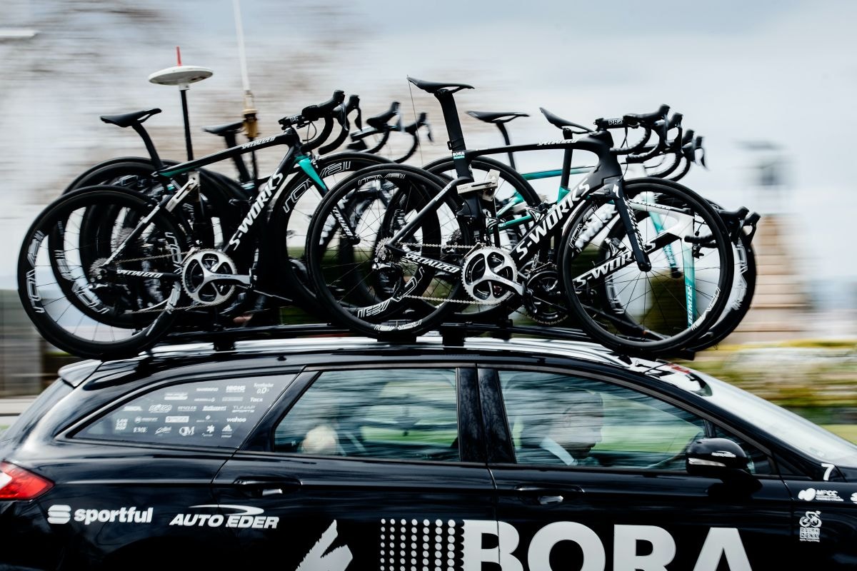 Fietsendrager Fietsen dak wielrenploeg