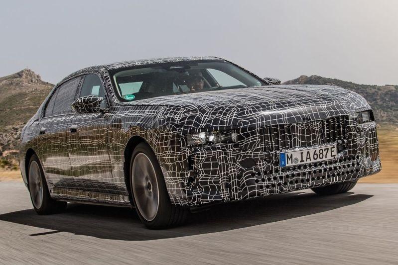 BMW i7 spyshots