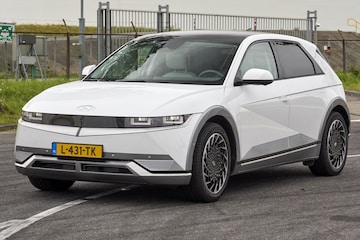 Hyundai Ioniq 5 Ford Mustang Mach-E