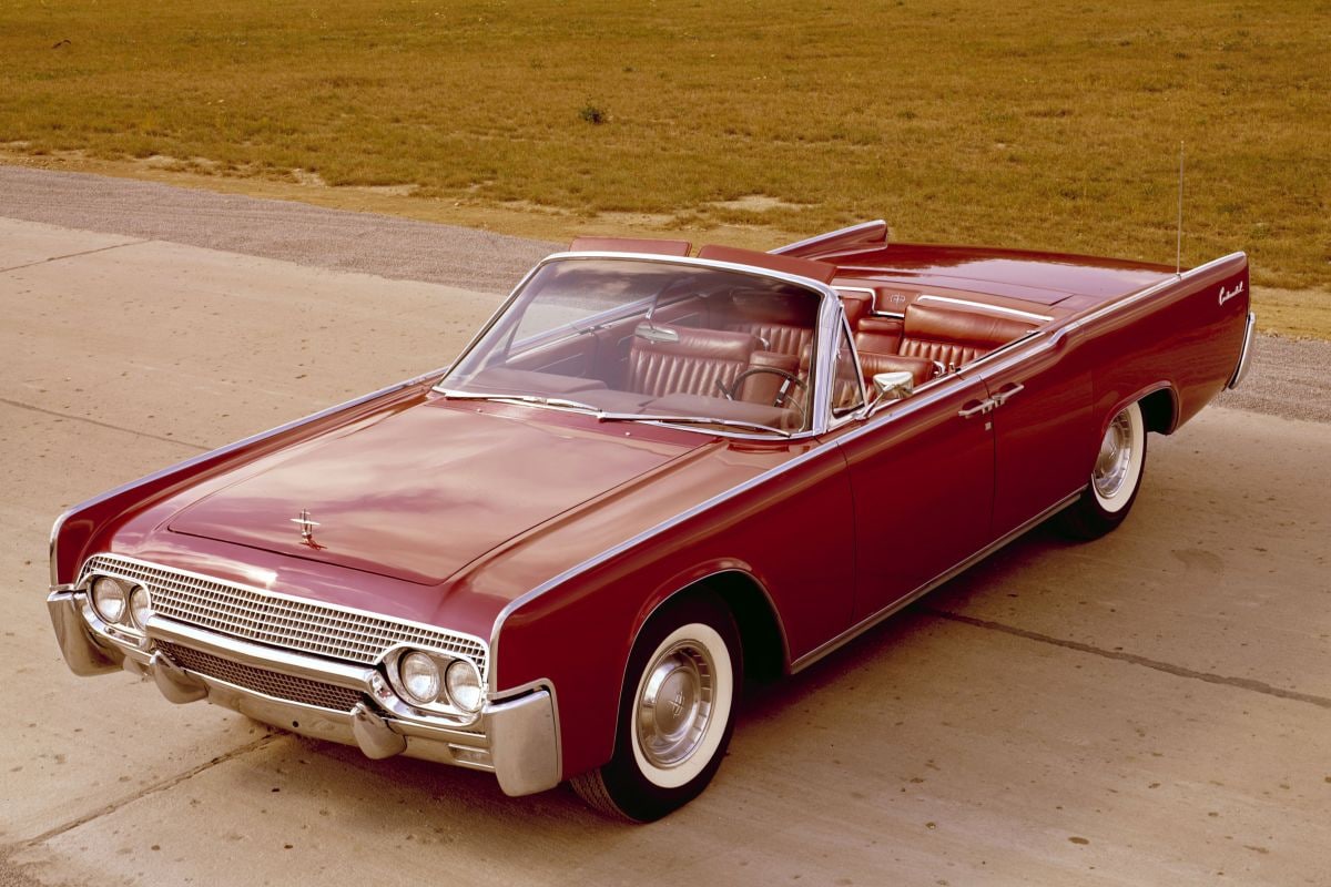 De Vluchtstrook vierdeurs cabriolets