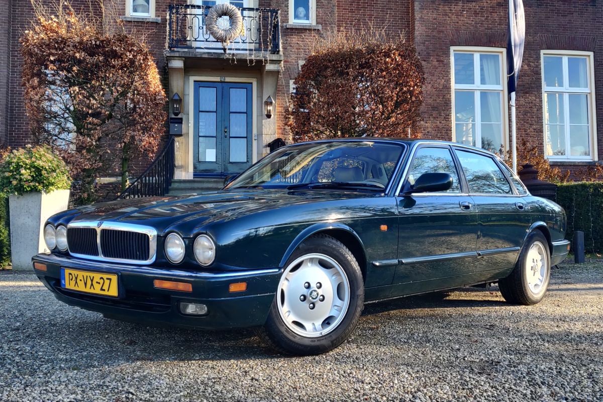 Jaguar XJ