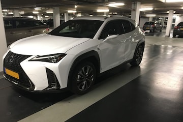 Parkeren Q-Park Eindhoven Beursgebouw Lexus UX300h