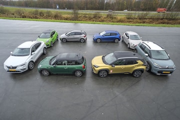 Multimediatest B-segmenters compacte auto's test