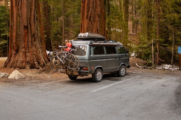 Fietsendrager camper outdoor javier quesada unsplash