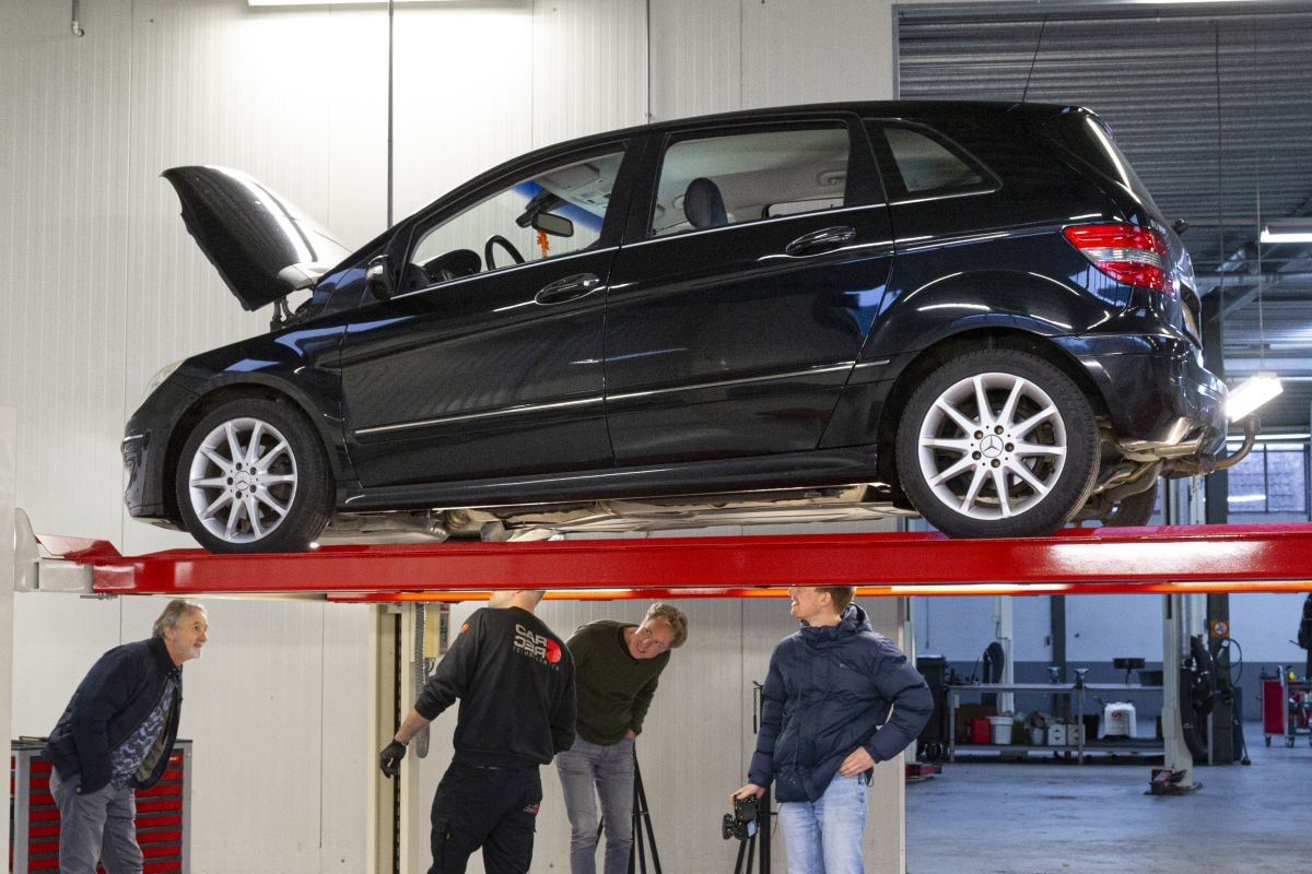 Mercedes-Benz B-klasse Klokje Rond