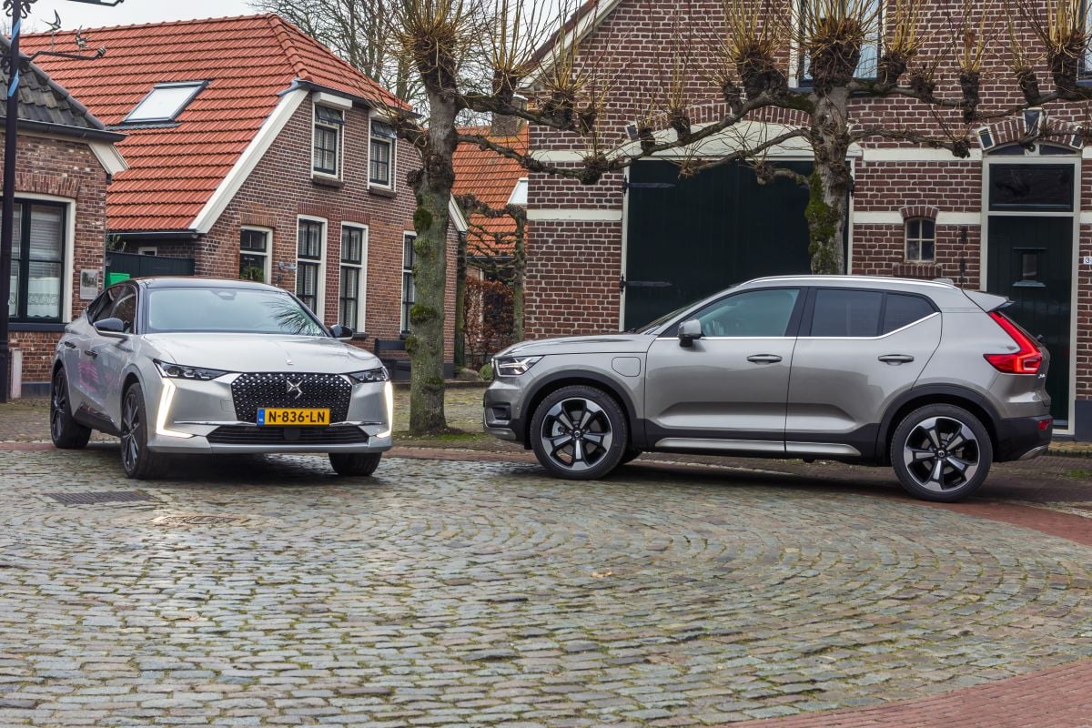DS 4 vs Volvo XC40