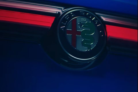 Alfa Romeo Tonale toont achterlichtbalk