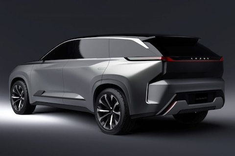 Lexus 'Electrified SUV' vanuit meerdere hoeken te zien