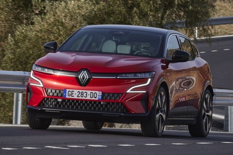 'Renault wil van deel aandelen in Nissan af'