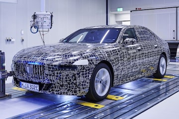 BMW i7