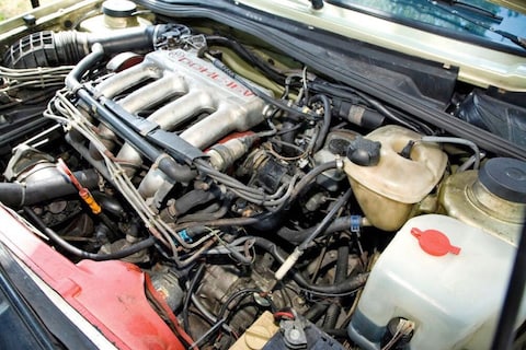 Waarom de 16V pas laat van autosport naar straatauto's ging