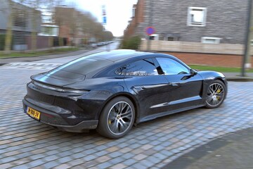 Porsche Taycan Turbo s