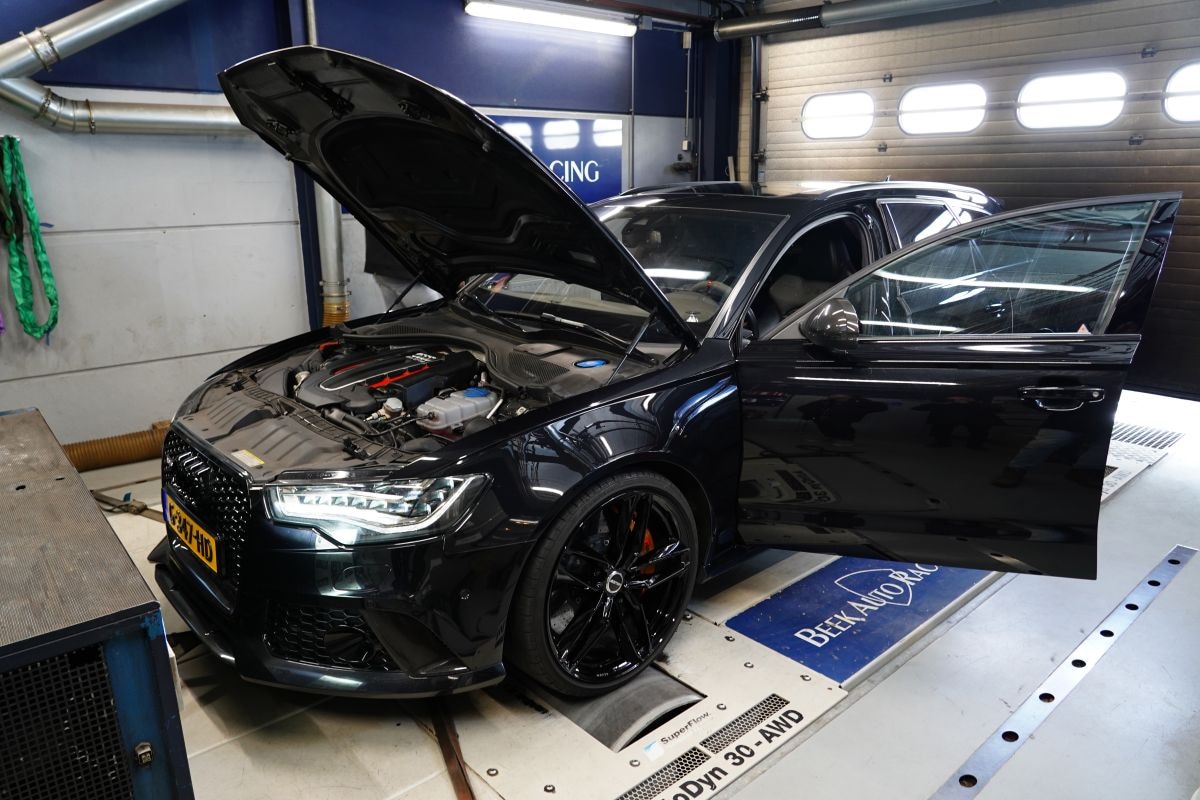 Audi RS6 Avant Rollenbank