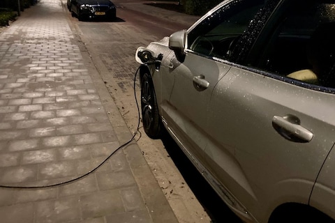 Laadkabel over stoep toegestaan in 1 op 3 gemeenten