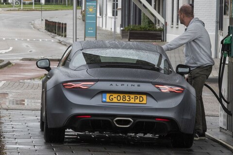 Benzineprijs plaatselijk weer onder de 2 euro per liter