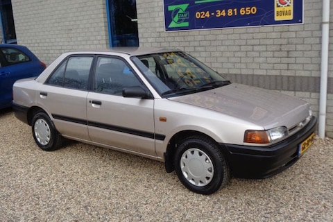 Mazda 323 sedan (1993) - Liefhebber Gezocht