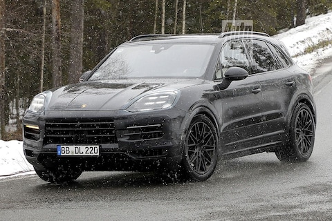 Vernieuwde Porsche Cayenne en Cayenne Coupé in de kou