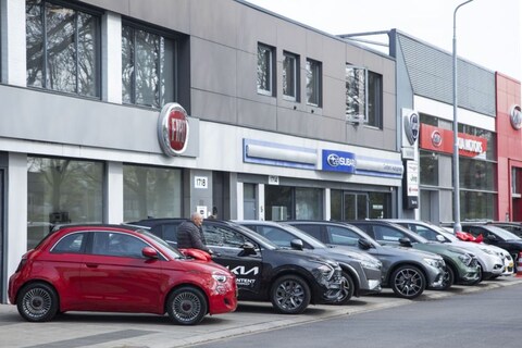 'Verkoop nieuwe auto's blijft nog jaren achter'