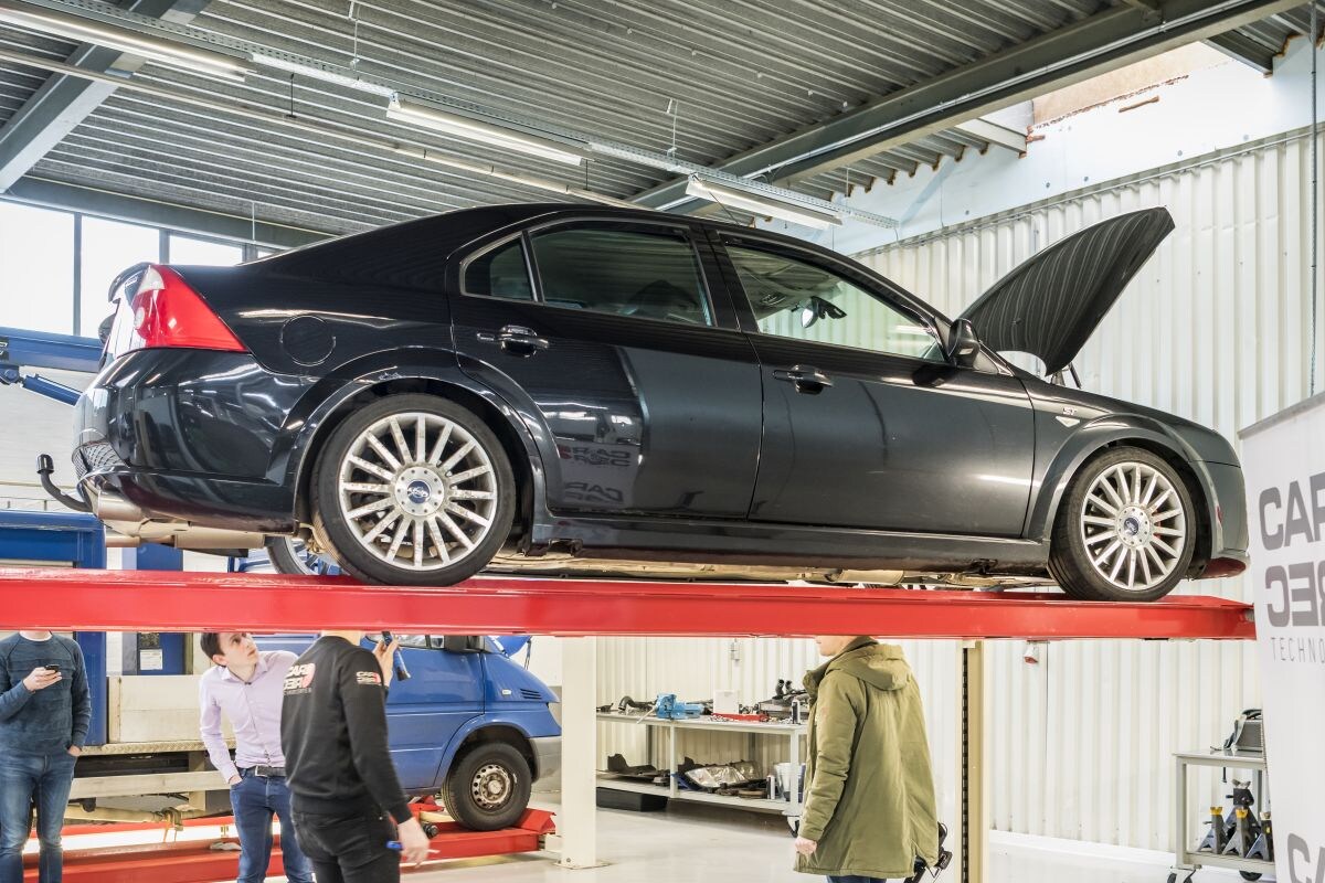 Ford Mondeo ST220 Klokje Rond