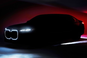 BMW i7 teaser