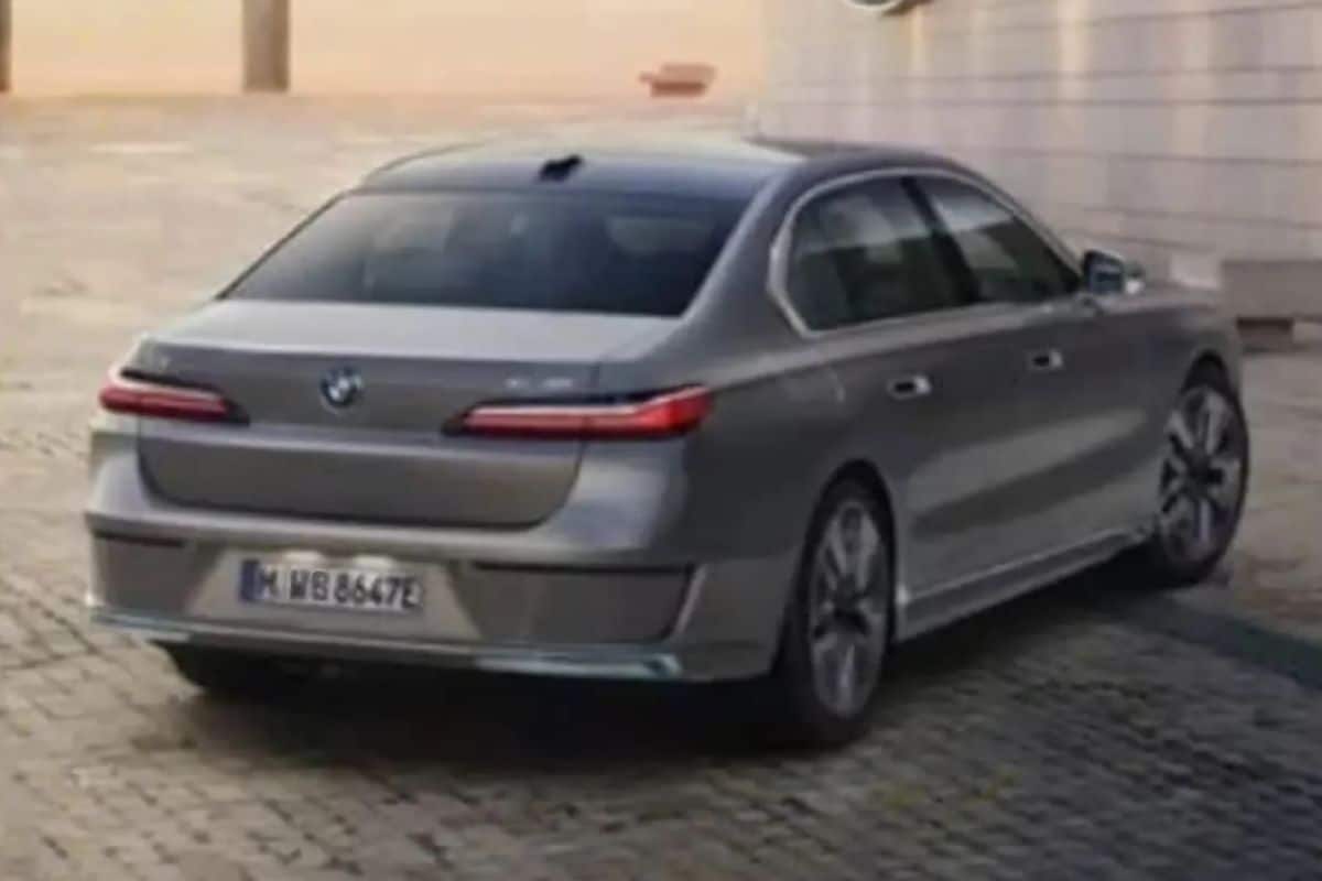 BMW i7