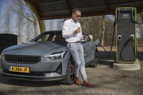 Dit doen EV-rijders tijdens het snelladen