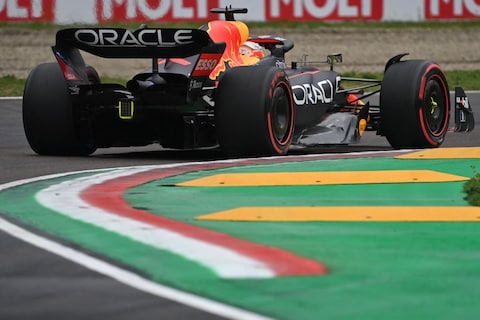 Kwalificatie Imola: Pole voor Verstappen na regenachtige chaos