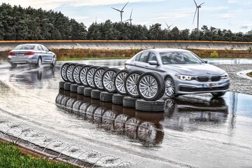 Bandentest AW2217 Zomerbanden 245/40 R 19 Foto AutoBild