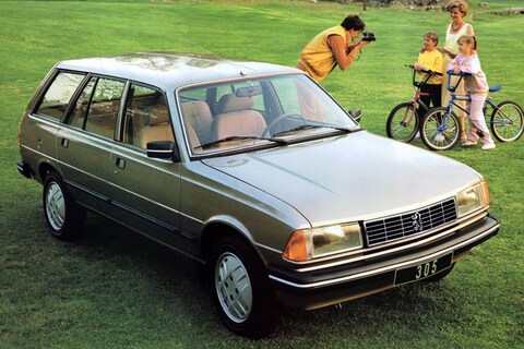 De Peugeot 305 Break als voorganger van de 308 SW belicht