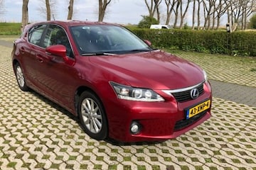 Lexus CT200h rood hatchback