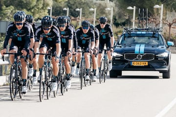 Volvo V60 Cross Country Parijs-Roubaix