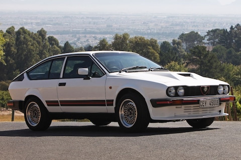 De Alfa Romeo GTV6 had in Zuid-Afrika een 3,0-liter in plaats van een 2.5
