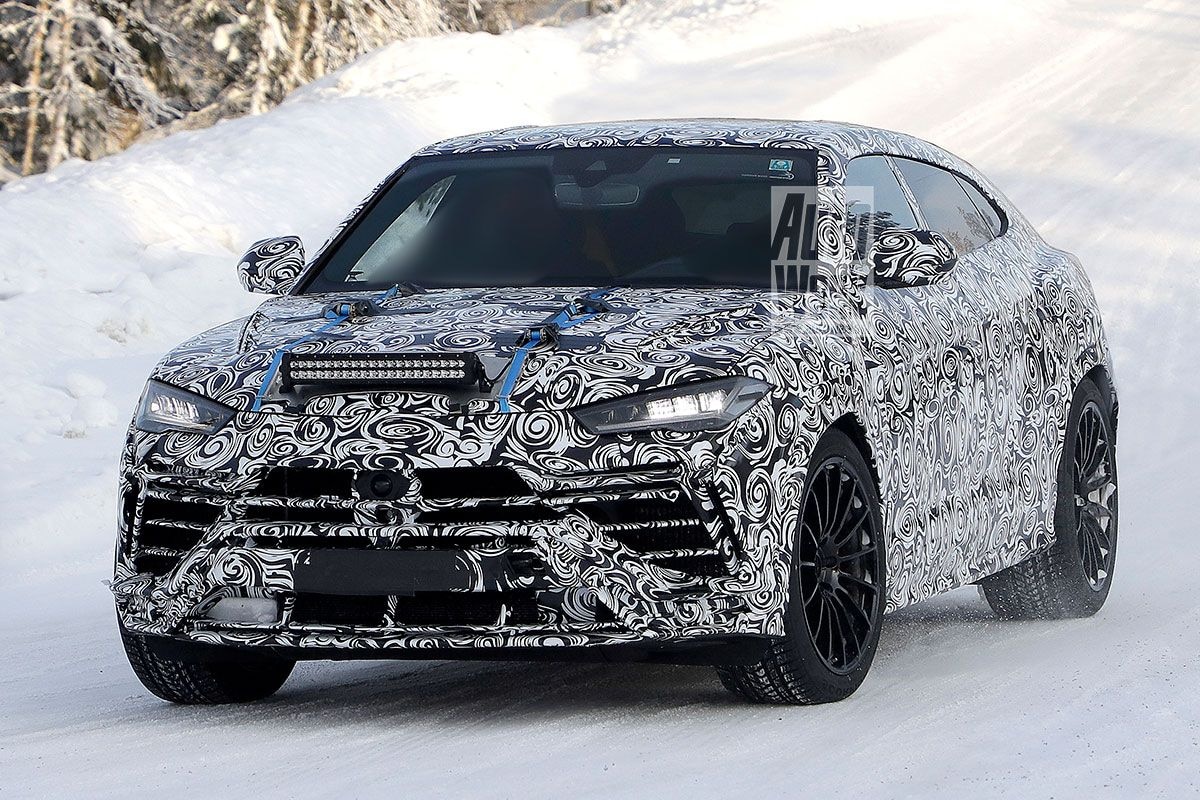 Lamborghini Urus 'Evo' betrapt